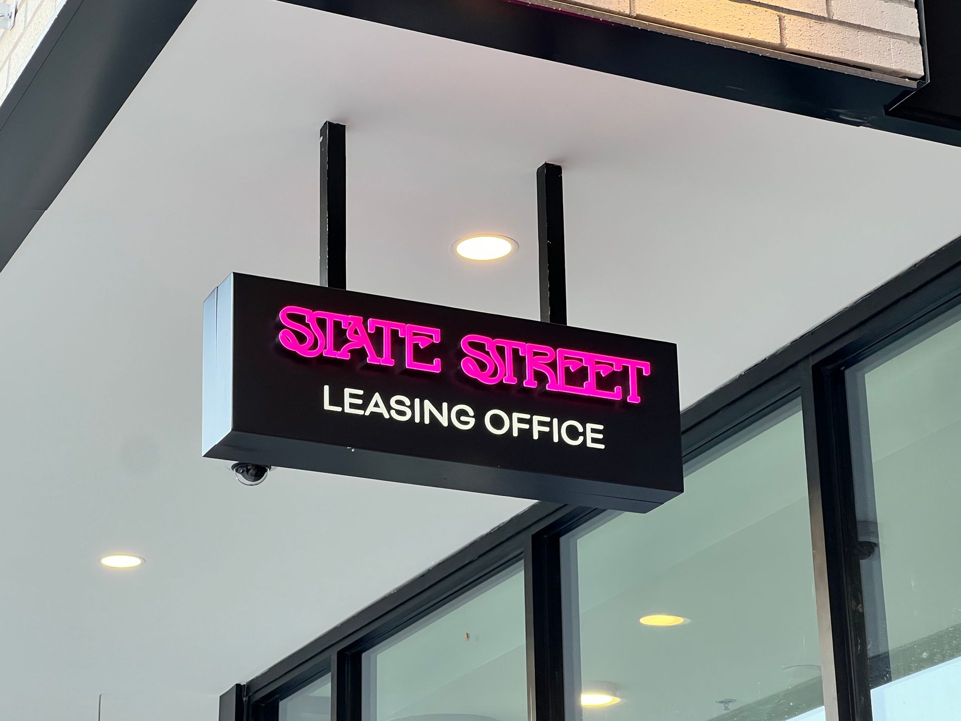 Sign for state street leasing office