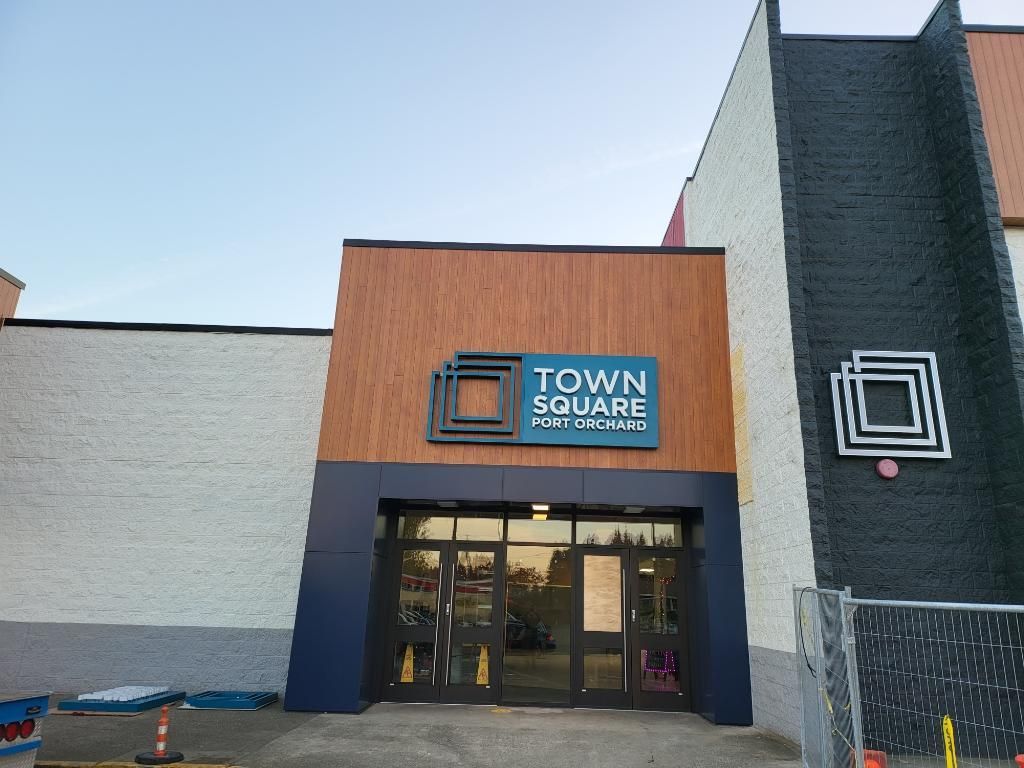 Entrance to town square