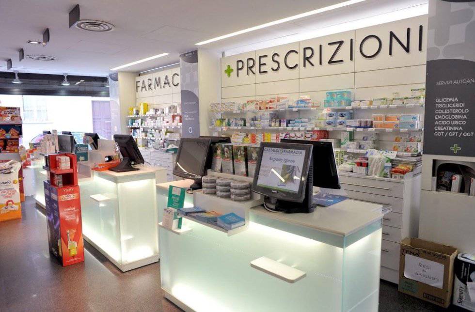Reparto dermocosmesi Farmacia Gastaldi a Milano