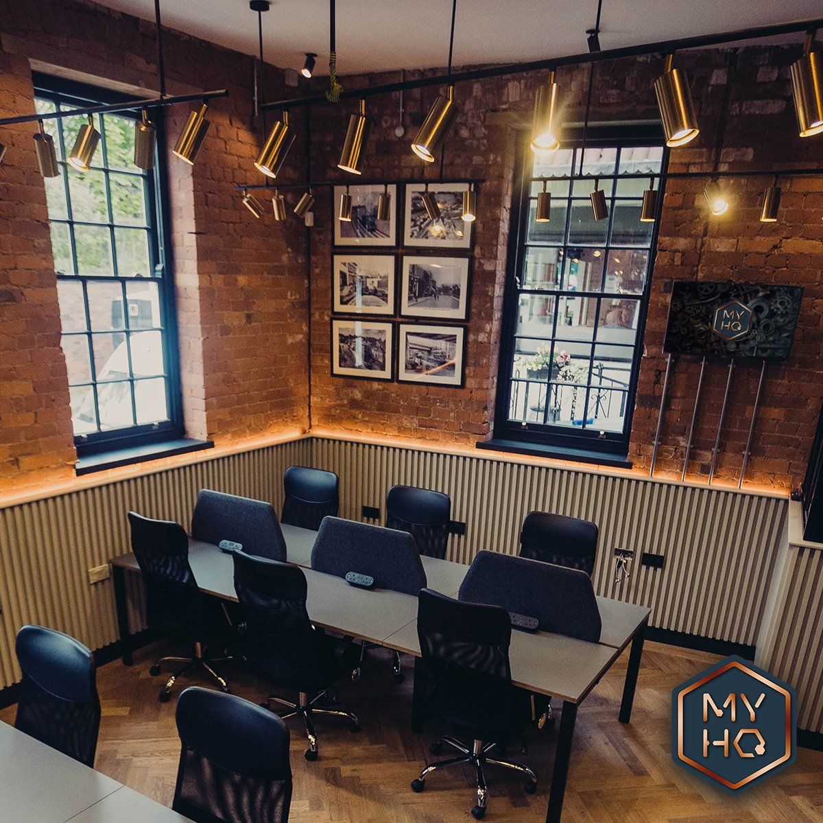 Fixed coworking desks at MyHQ