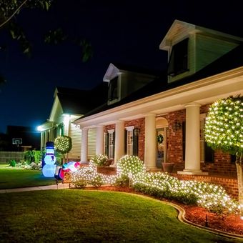 House With Beautiful Yard Christmas Lightings