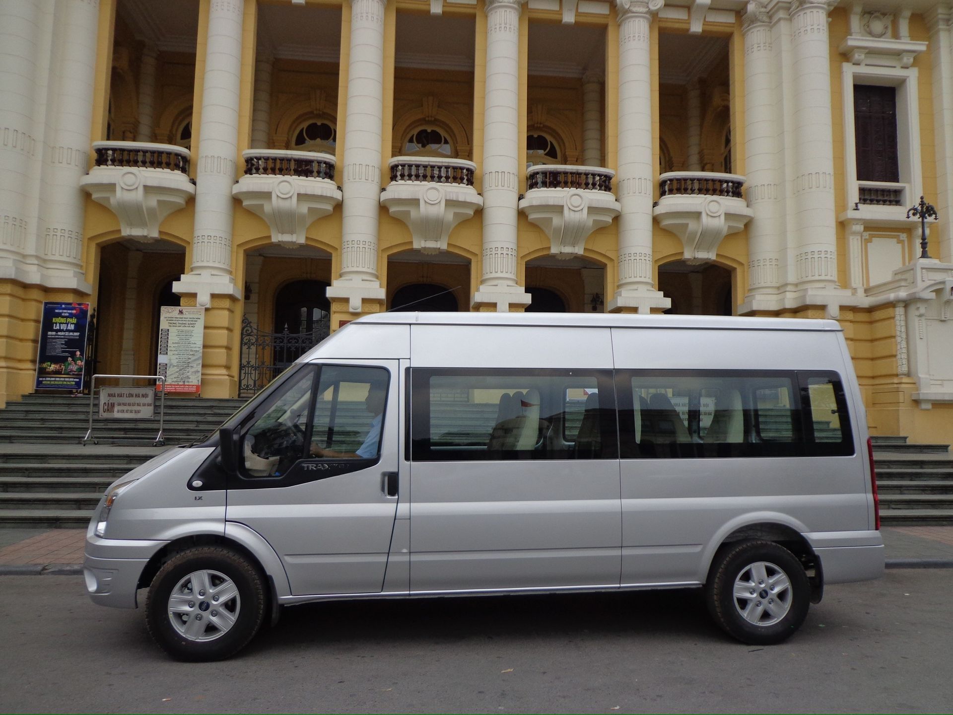 Travelmates 16 seater car standard