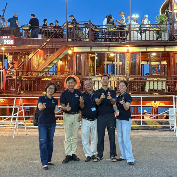 Travelmates team at work