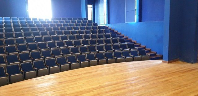 Auditorium seats at Braeburn School