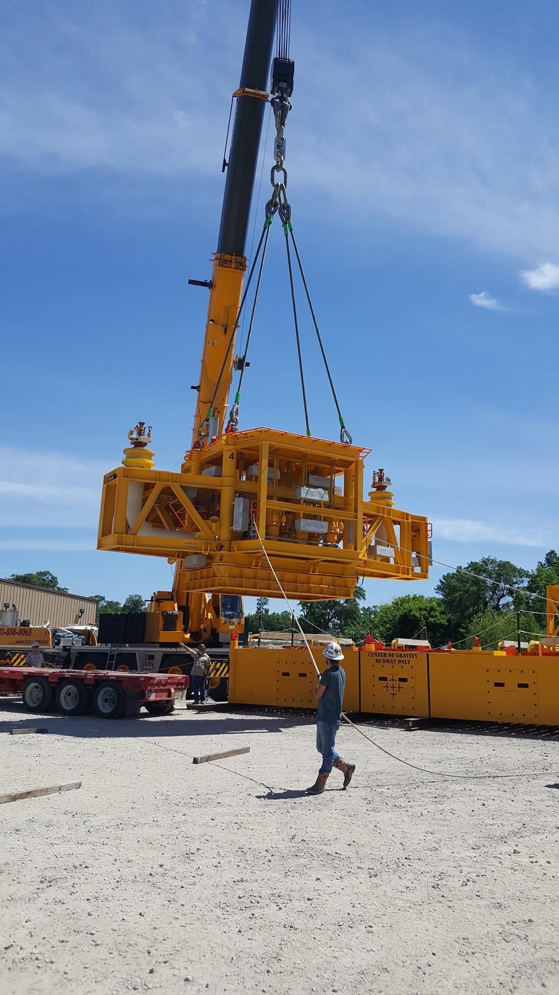 Construction Lift Machine Rental