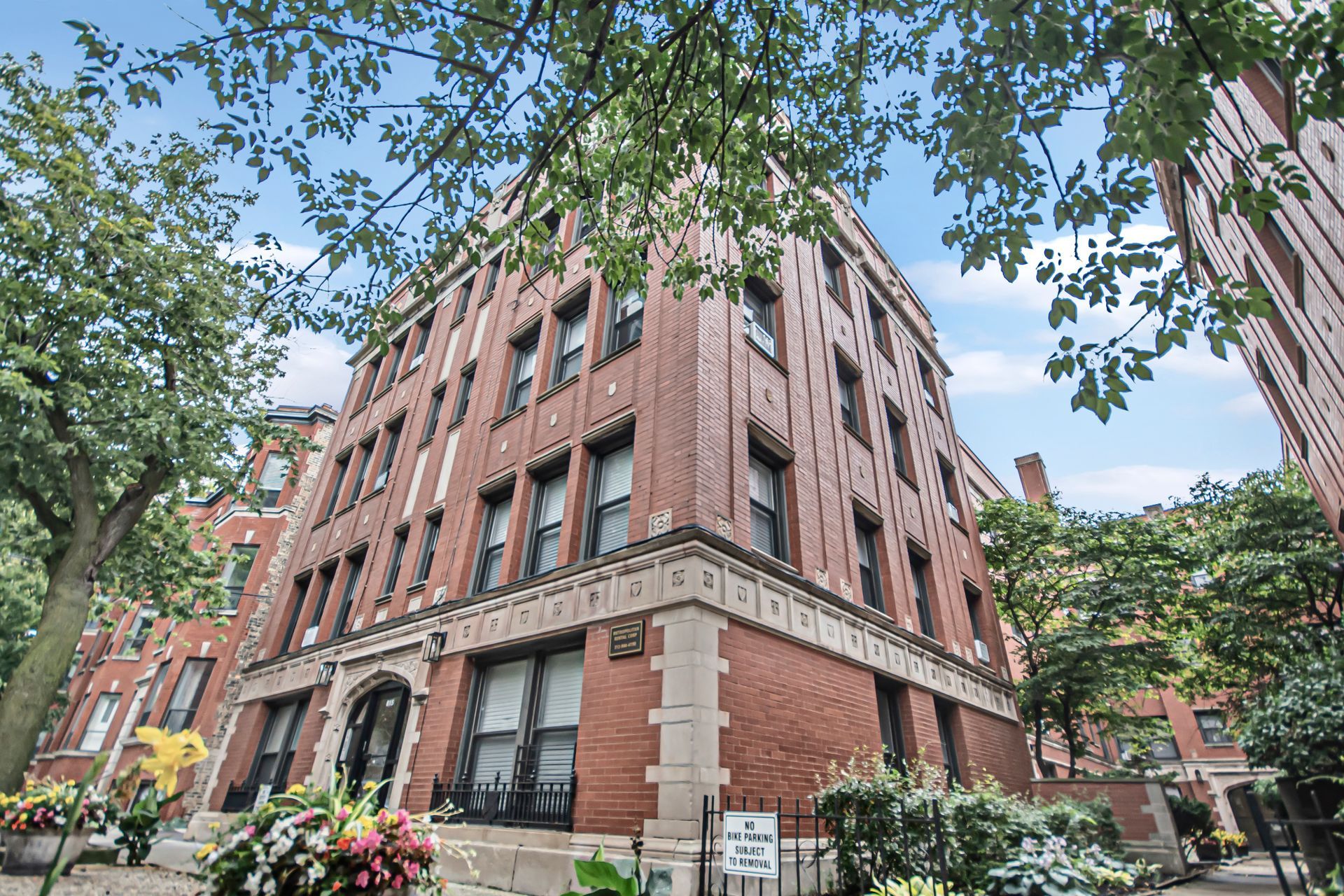 815-823 W. BRADLEY PLACE