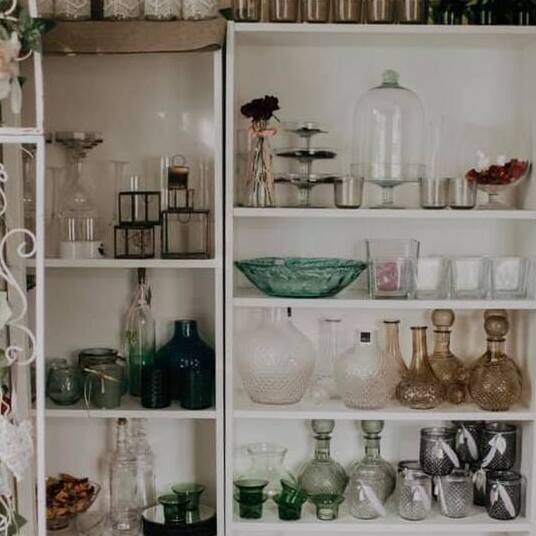 Puķu vāzes un podi