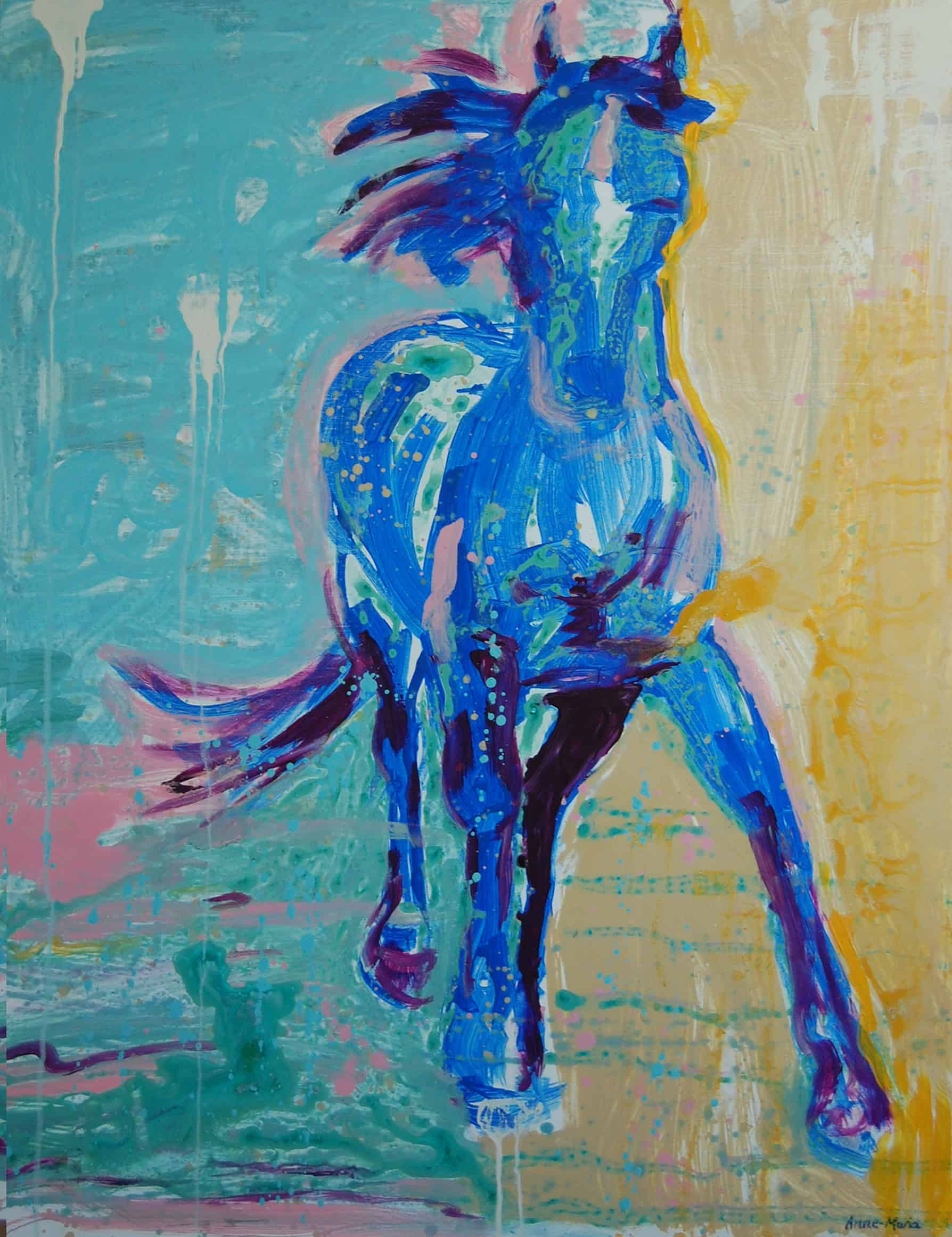 Et maleri av en blå hest som løper i en åker