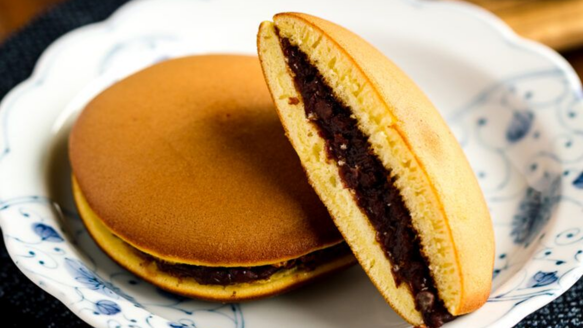 Dorayaki japonais garnis de pâte de haricots rouges à Tokyo