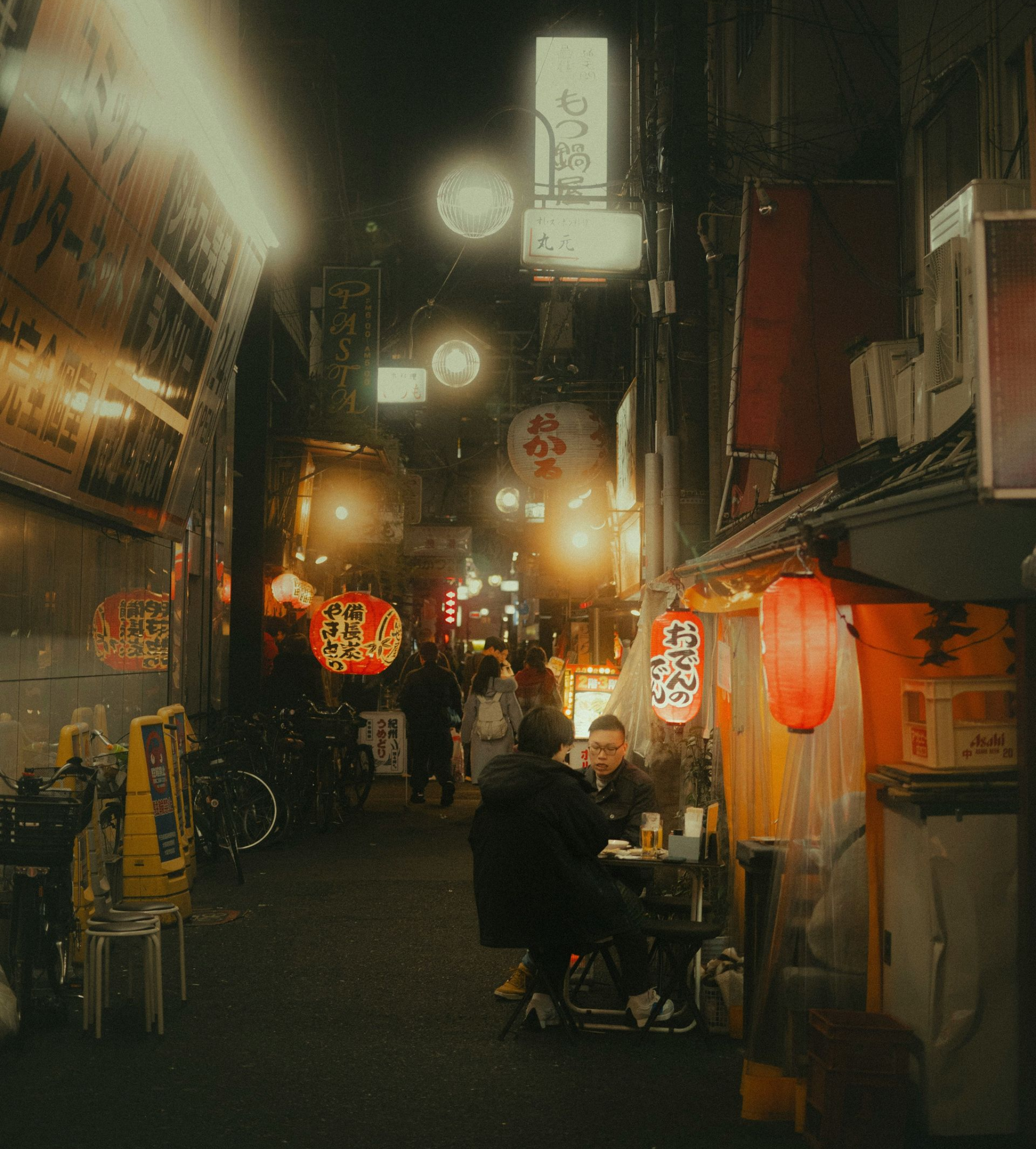 Street food hivernale et ruelles éclairées à Ueno, Tokyo