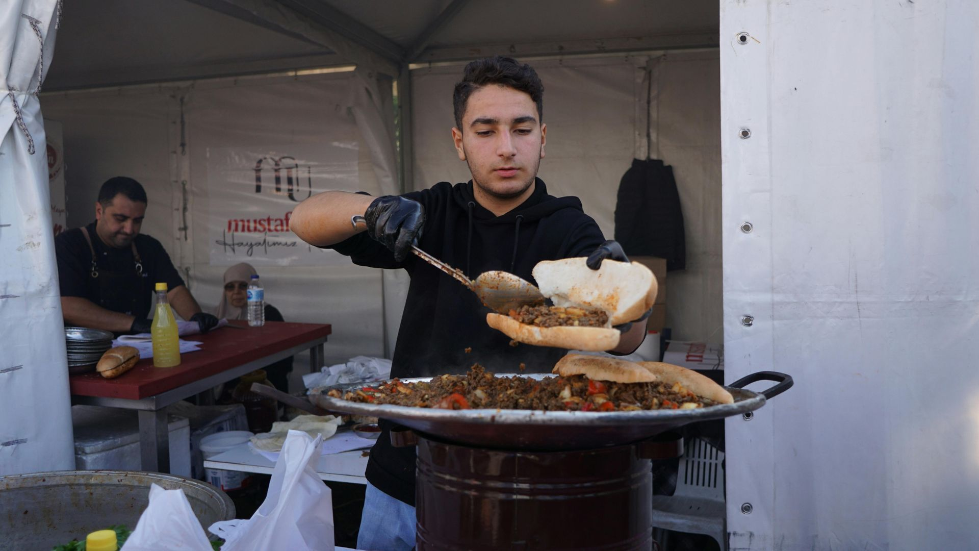 Delicioso street food en Estambul – kebabs y baklava en un tour gastronómico con Foodprint Tours