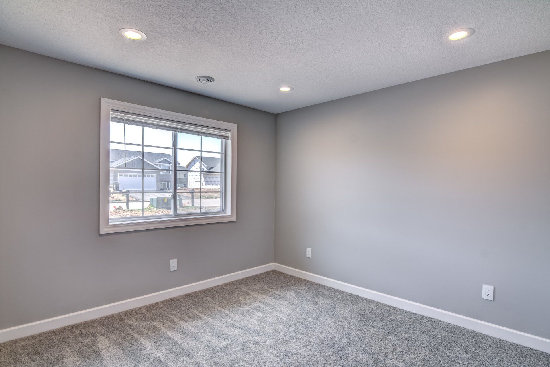 New Richmond Bedroom Photo With Natural Light