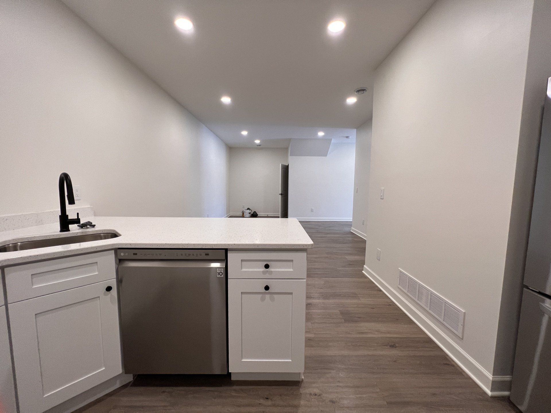 River Falls 2 Kitchen Photo