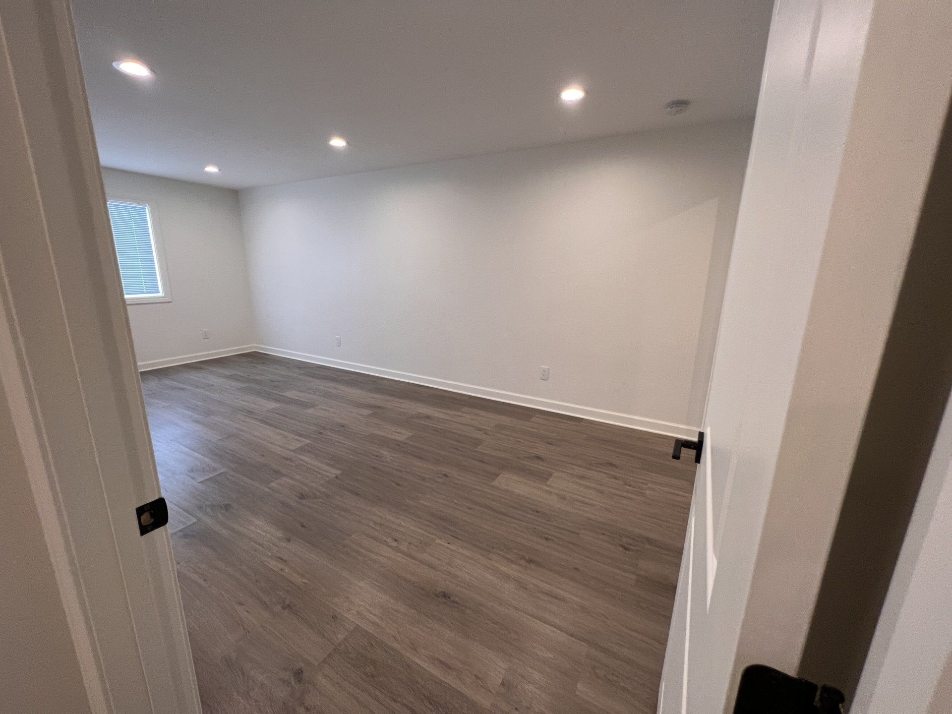 River Falls Large Bedroom Photo Alternate Angle