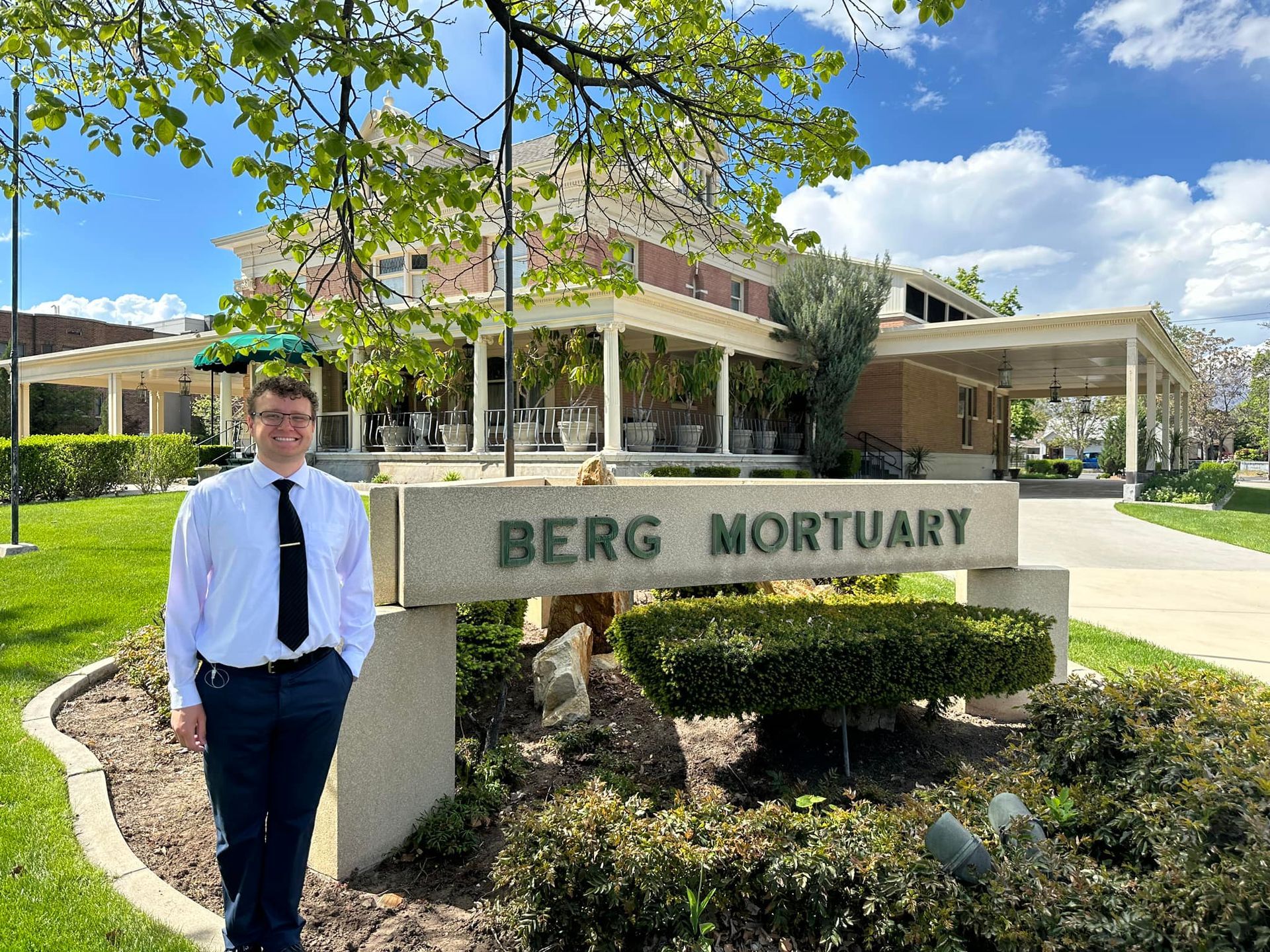 Entry-level funeral service environment