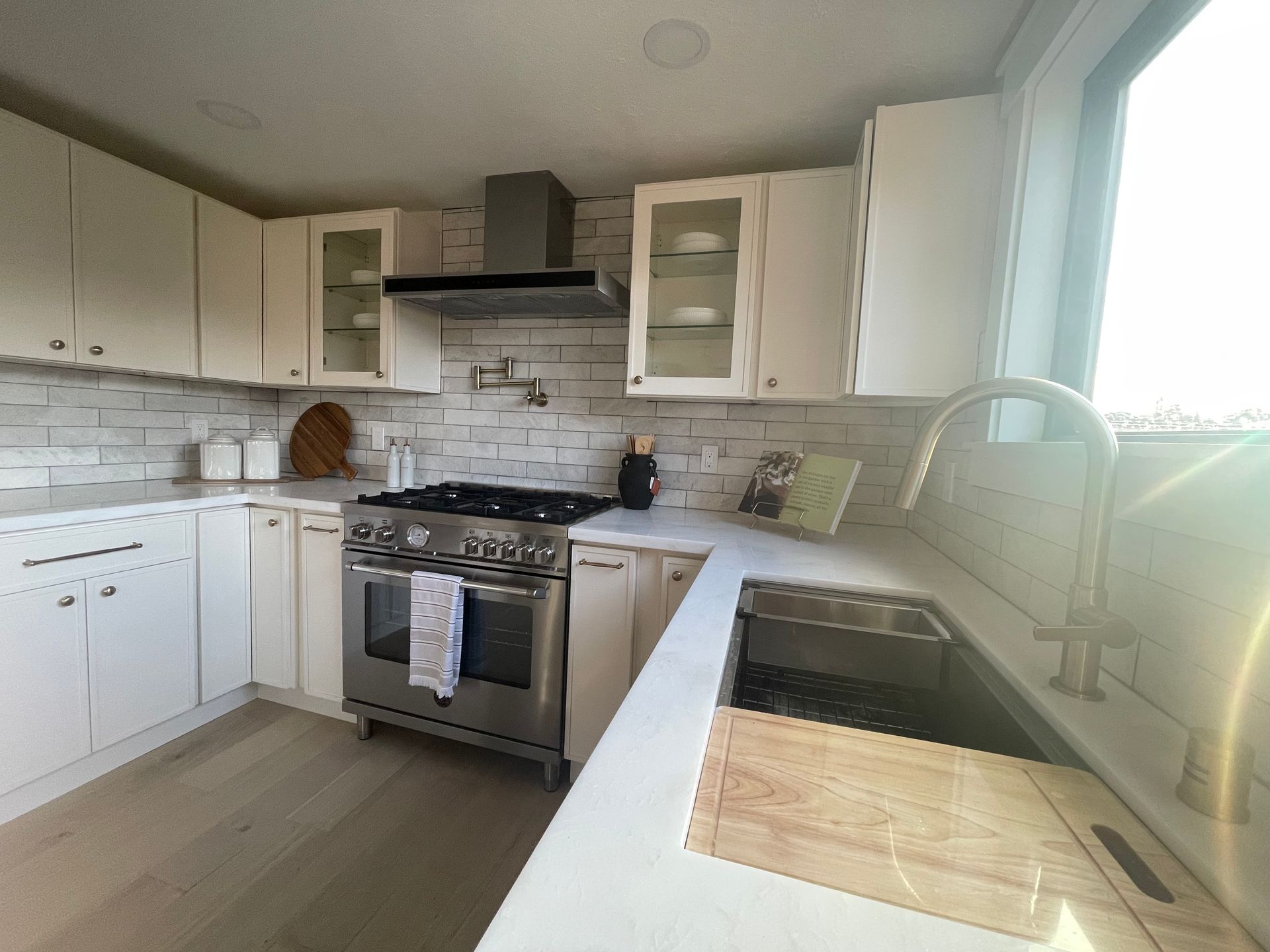 Kitchen with Sink & Pot Filler Installed by Royal Flush Plumbing in Tacoma