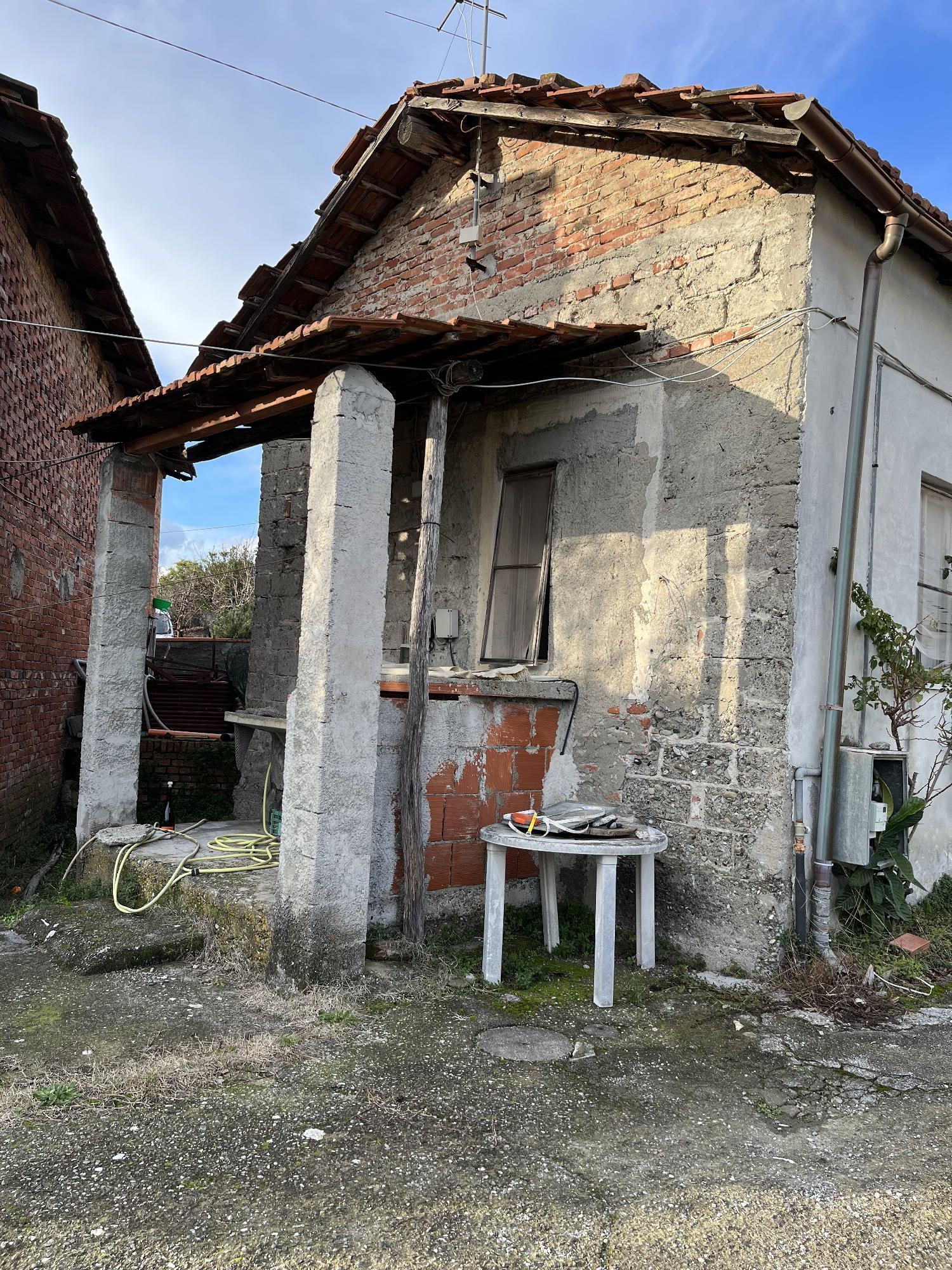 edificio da ristrutturare