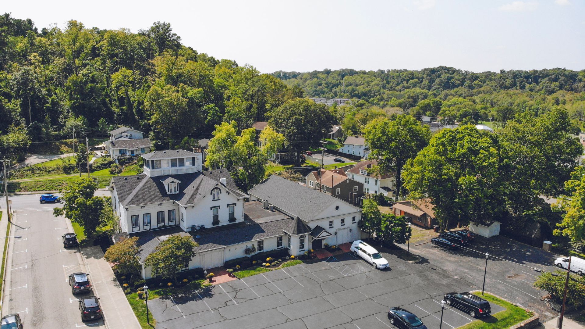 Interior and exterior photos ofMegie Funeral Home & Crematory - Craver Chapel