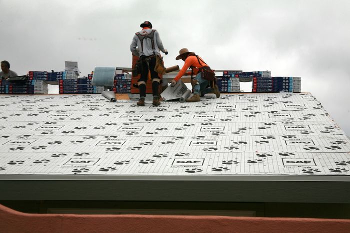 Sarmiento's professional roofers and garage door technicians serving Salem Oregon homes