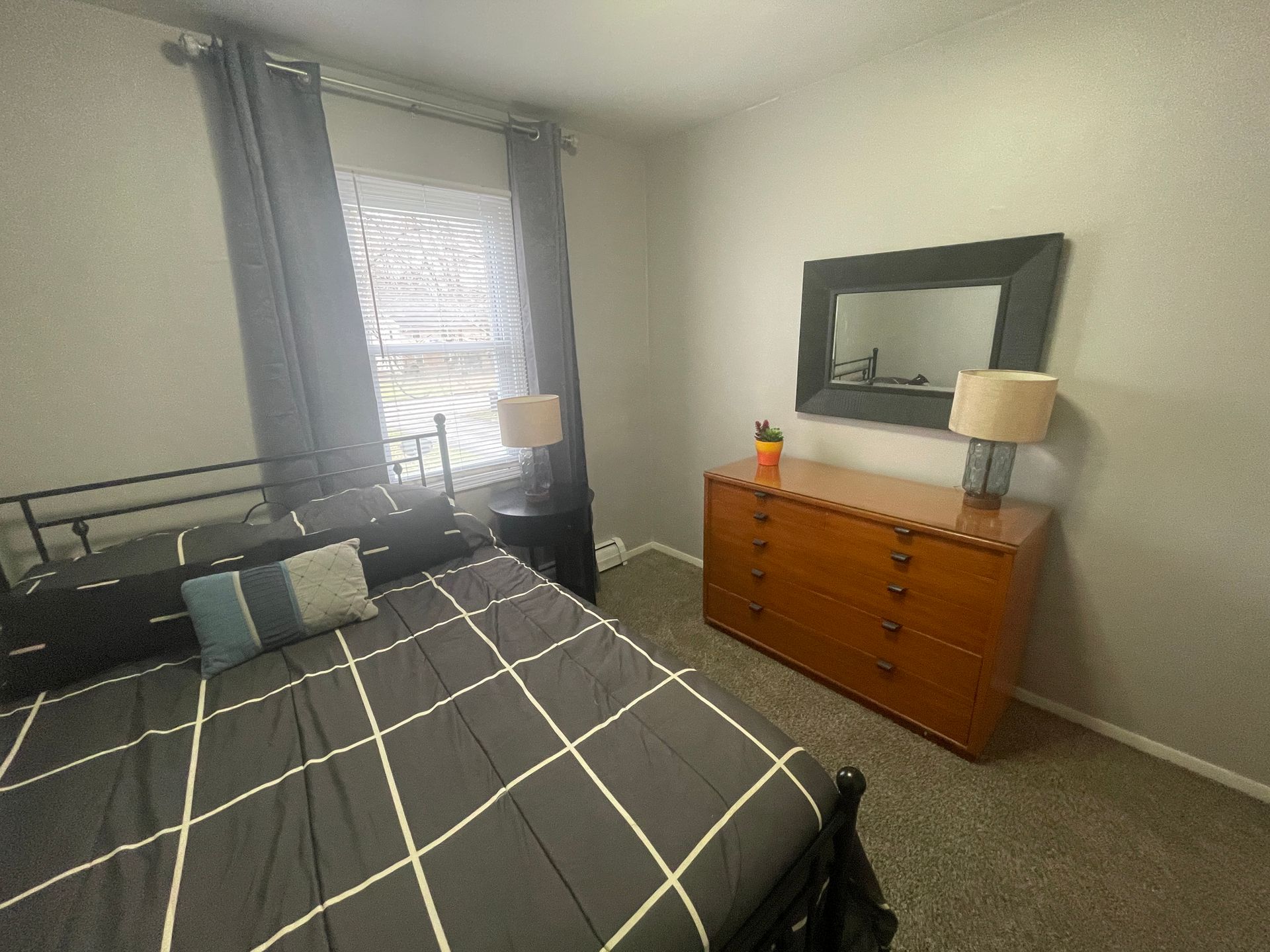 Ohio all utilities Included. nurses and doctors full-sized bed. 1 BEDROOM FULLY FURNISHED apartment for rent in Boardman, Youngstown, furnished Finder rentals for nurses and doctors