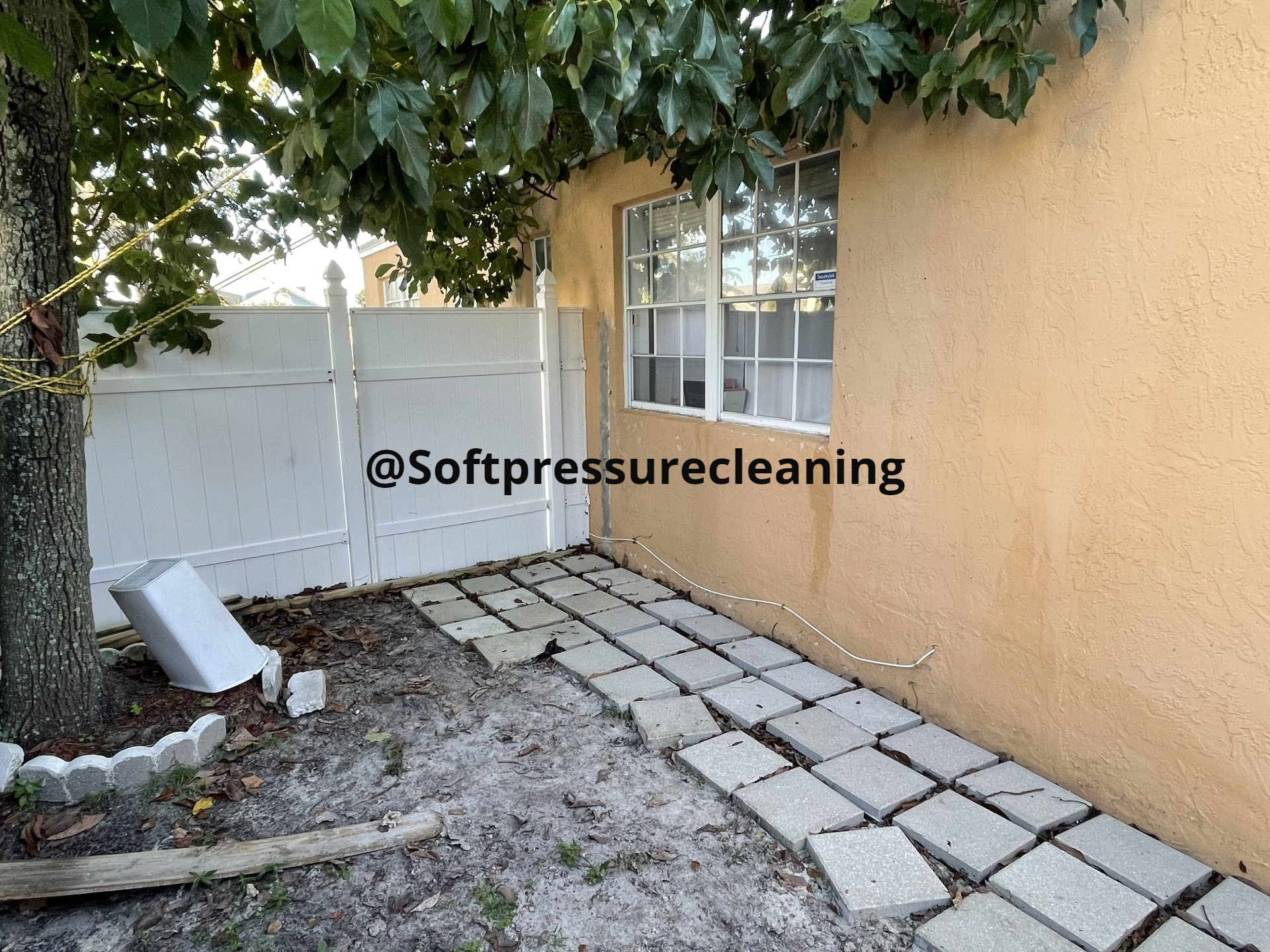 Exterior house washing in Windermere, Florida