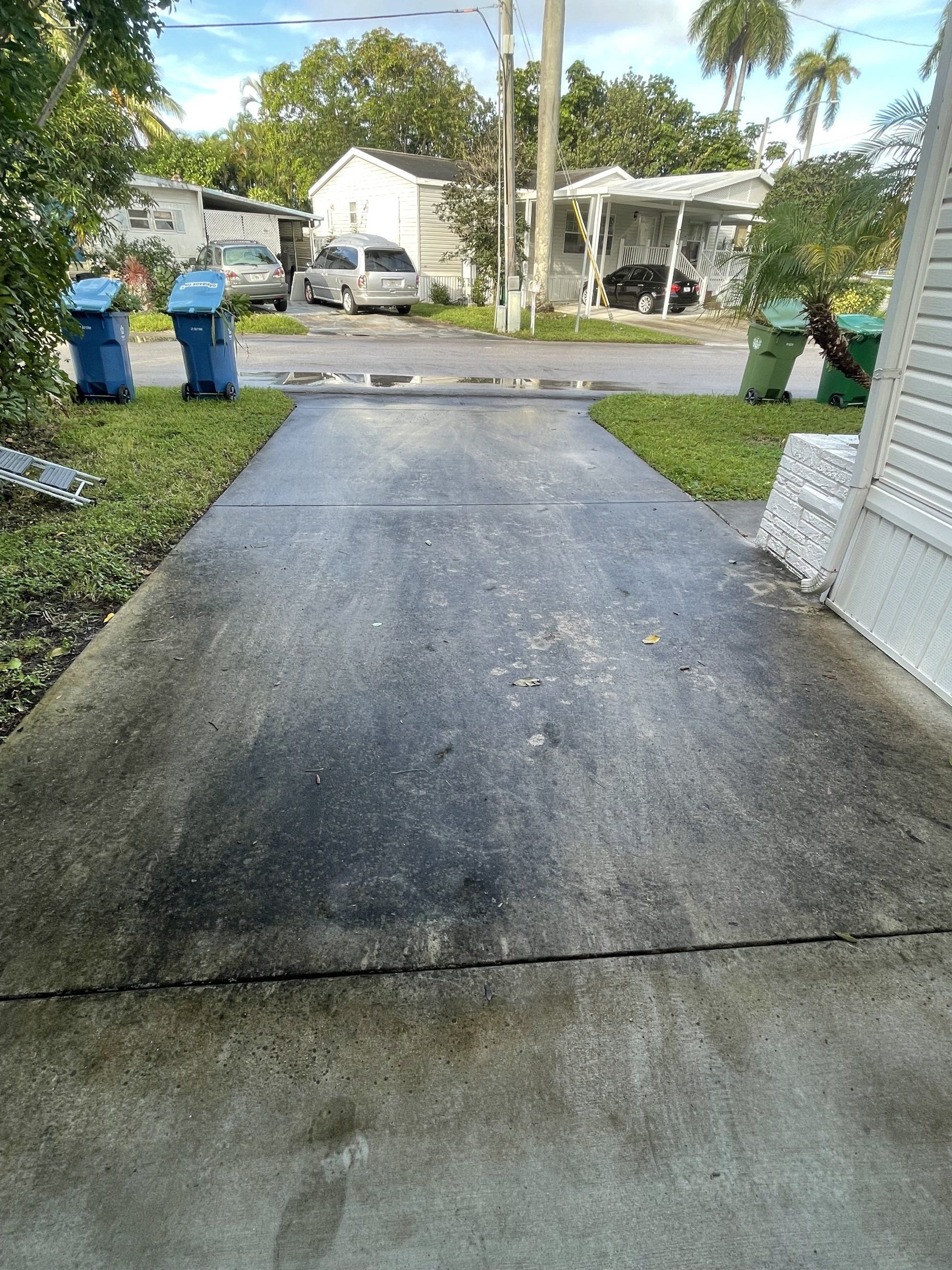 Restore the pristine look of your driveway and sidewalks