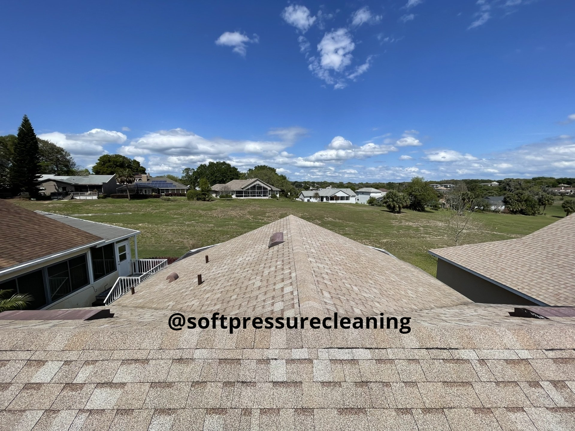 Safe and reliable roof cleaning in Altamonte Springs, Florida