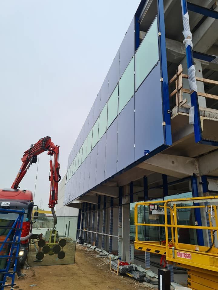 Autogru per ristrutturazione facciata