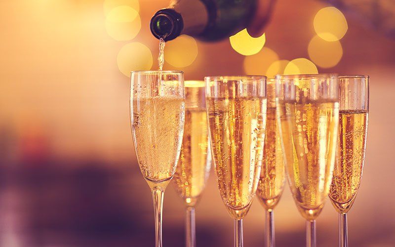 Entertainers — Pouring Of Wine in Stowe, PA