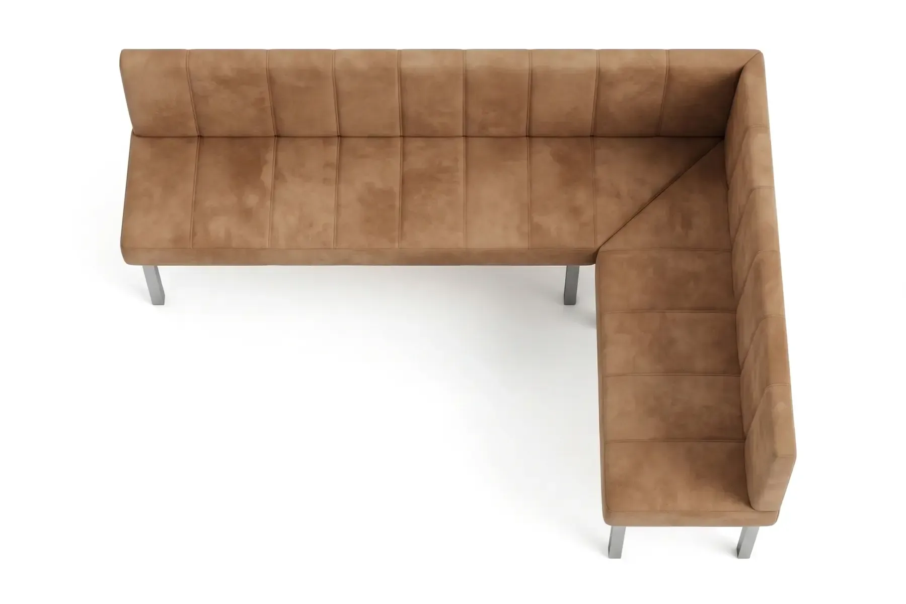 Ein Mann steht neben einem Eimer Farbe und einer Farbrolle.