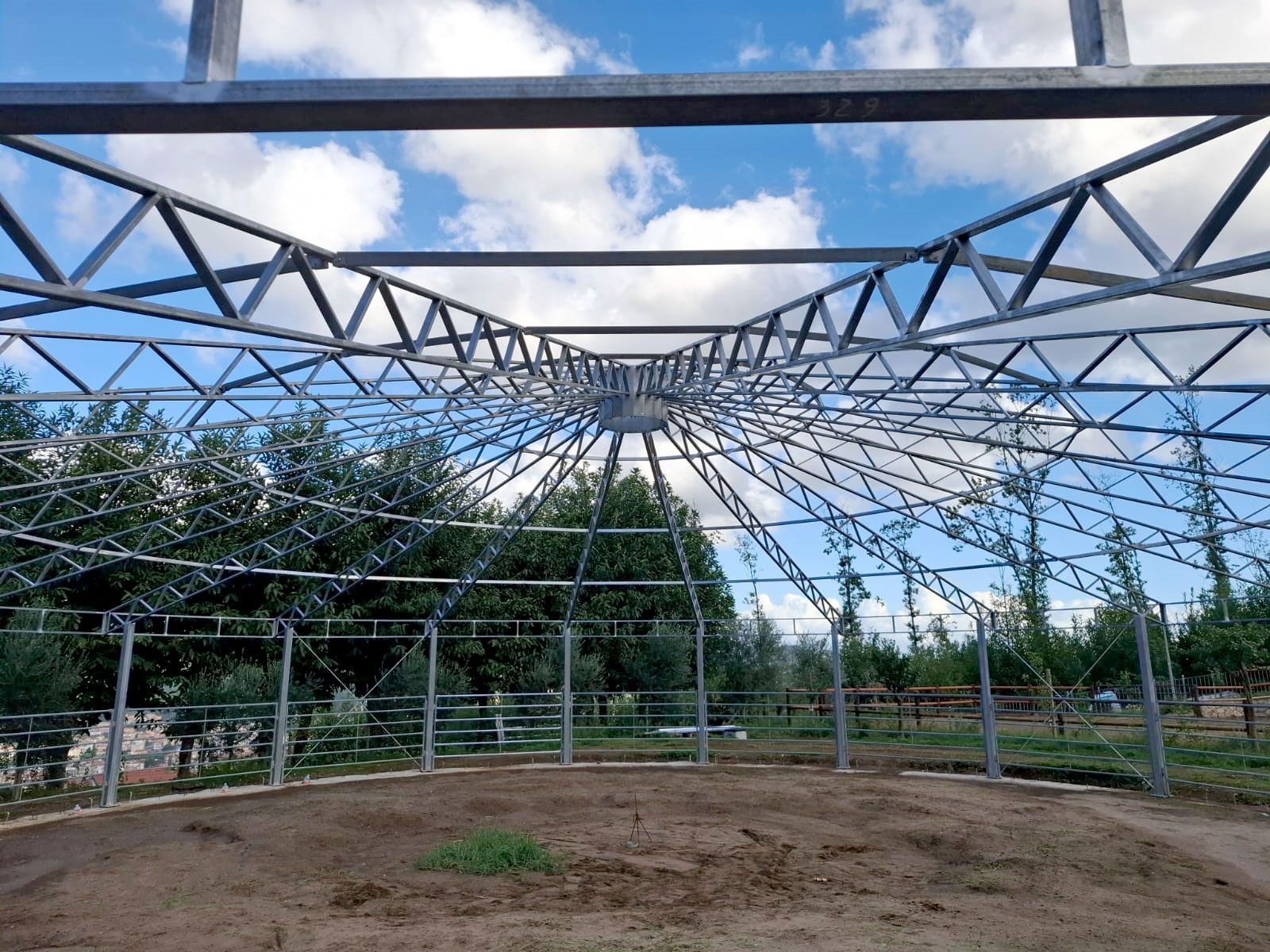 Fence circolare coperta