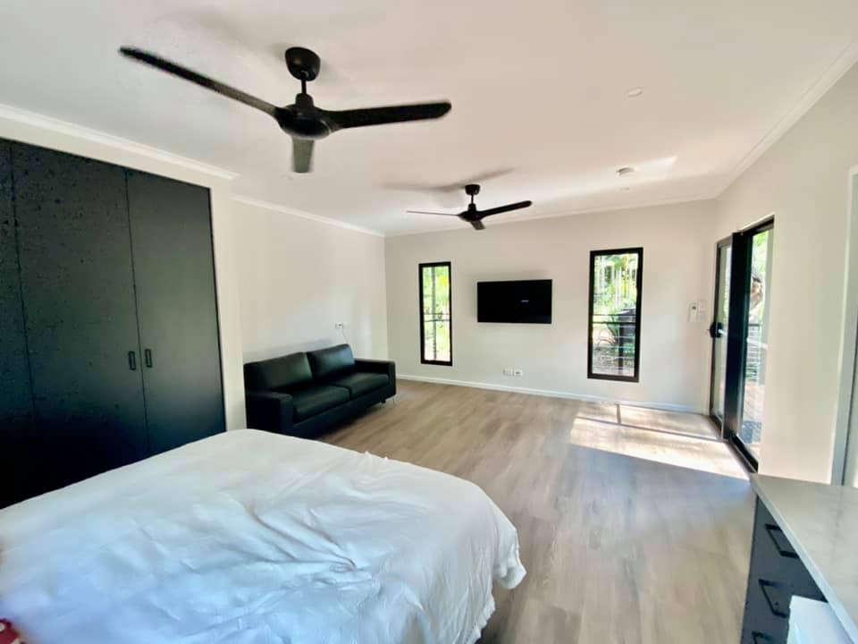 Minimalist Bedroom - Builders In Coolalinga, NT