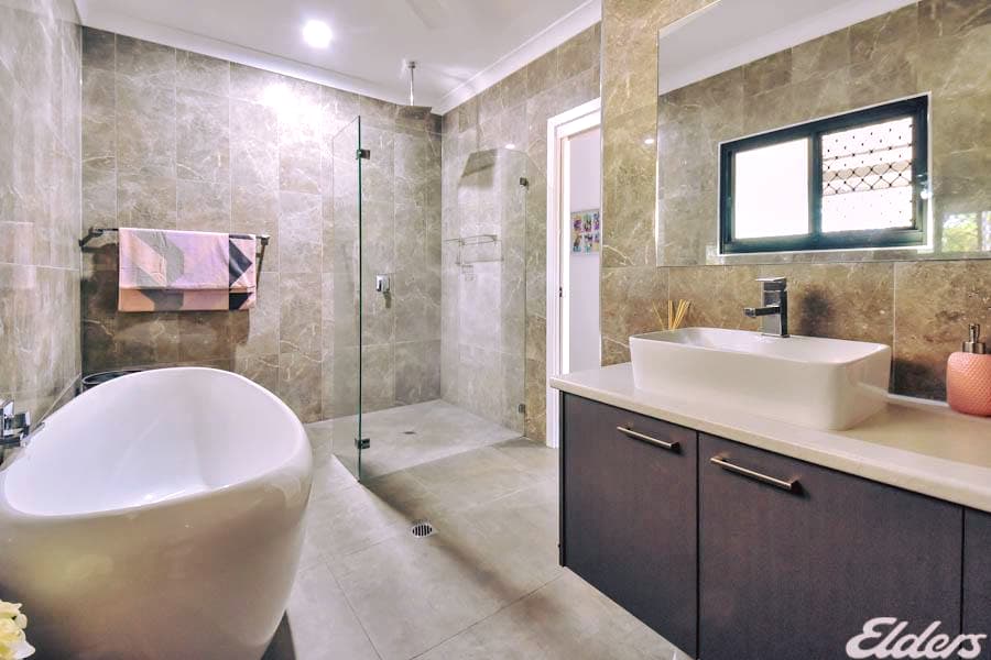 Modern Bathroom - Builders In Coolalinga, NT