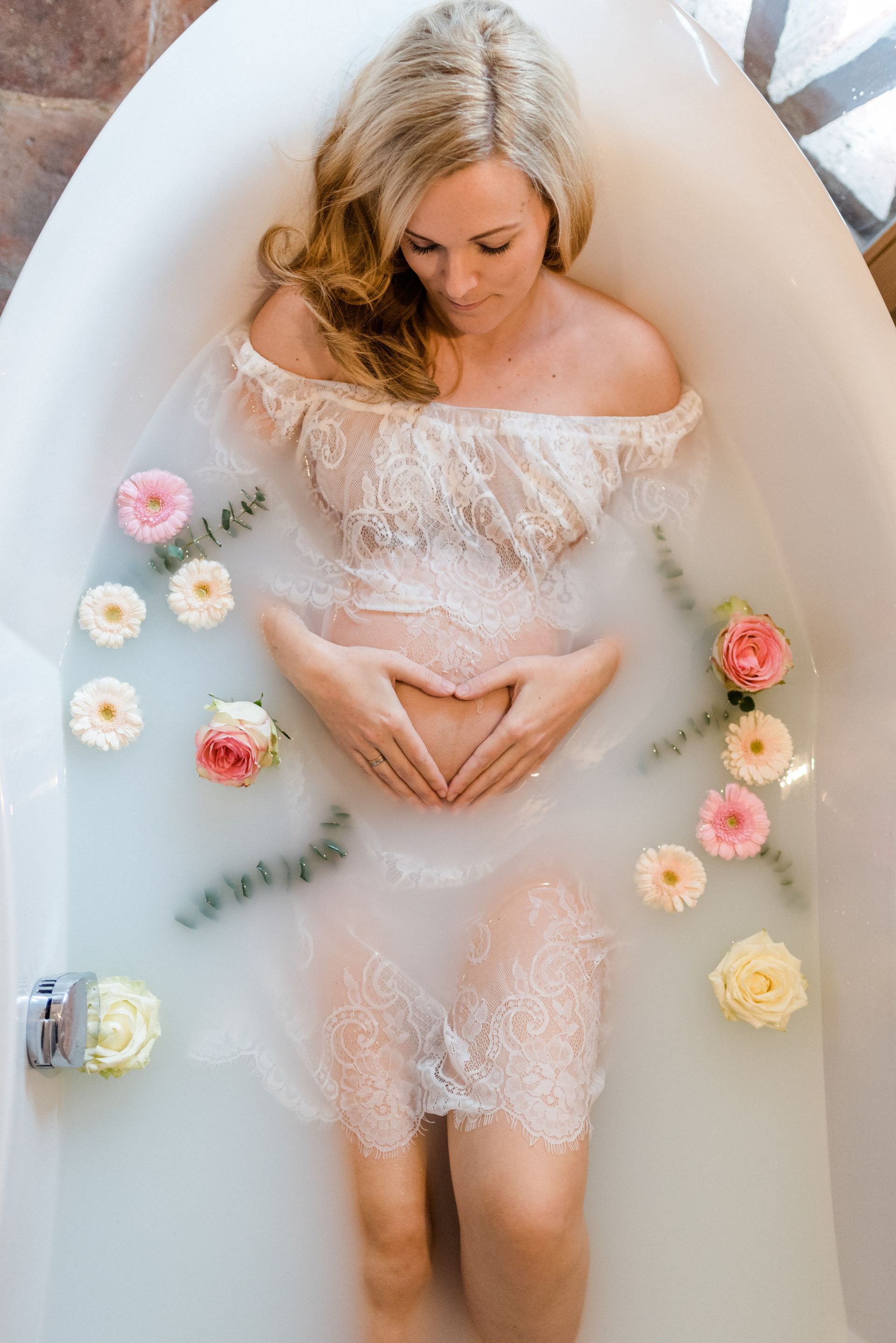 Babybauchshooting Kärnten
Klagenfurt, Villach, Völkermarkt
Babybauchfotos
Milchbadshooting
Fotograf Kärnten
Fotograf Klagenfurt
Babybauchfotograf
Schwangerschaftsfotos