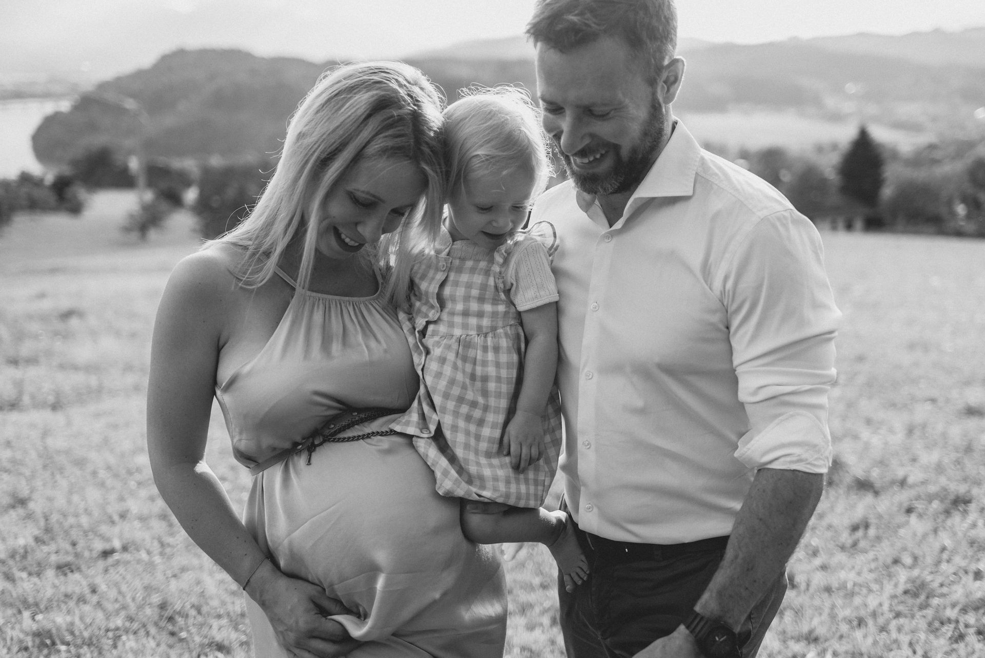 Babybauchshooting Kärnten
Klagenfurt, Villach, Völkermarkt
Babybauchfotos
Fotograf Kärnten
Fotograf Klagenfurt
Babybauchfotograf
Schwangerschaftsfotos