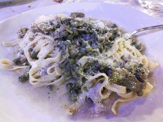 Tagliatelle carciofi e pisellini