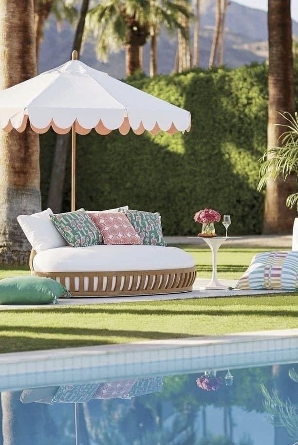 Mikki Moore – Waterfront Real Estate Expert, Marketing Designer, Realtor Trainer, Founder of Paypicx Media
