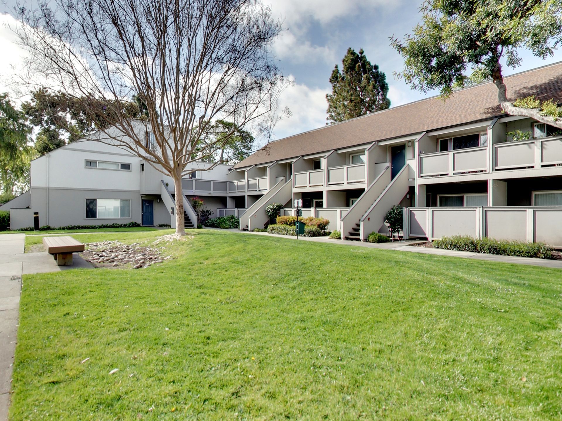 front facing photo of 270 perkins apartment building