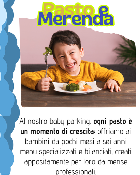Bambino sorridente che tiene una forchetta con delle verdure su un piatto. Il testo dice: