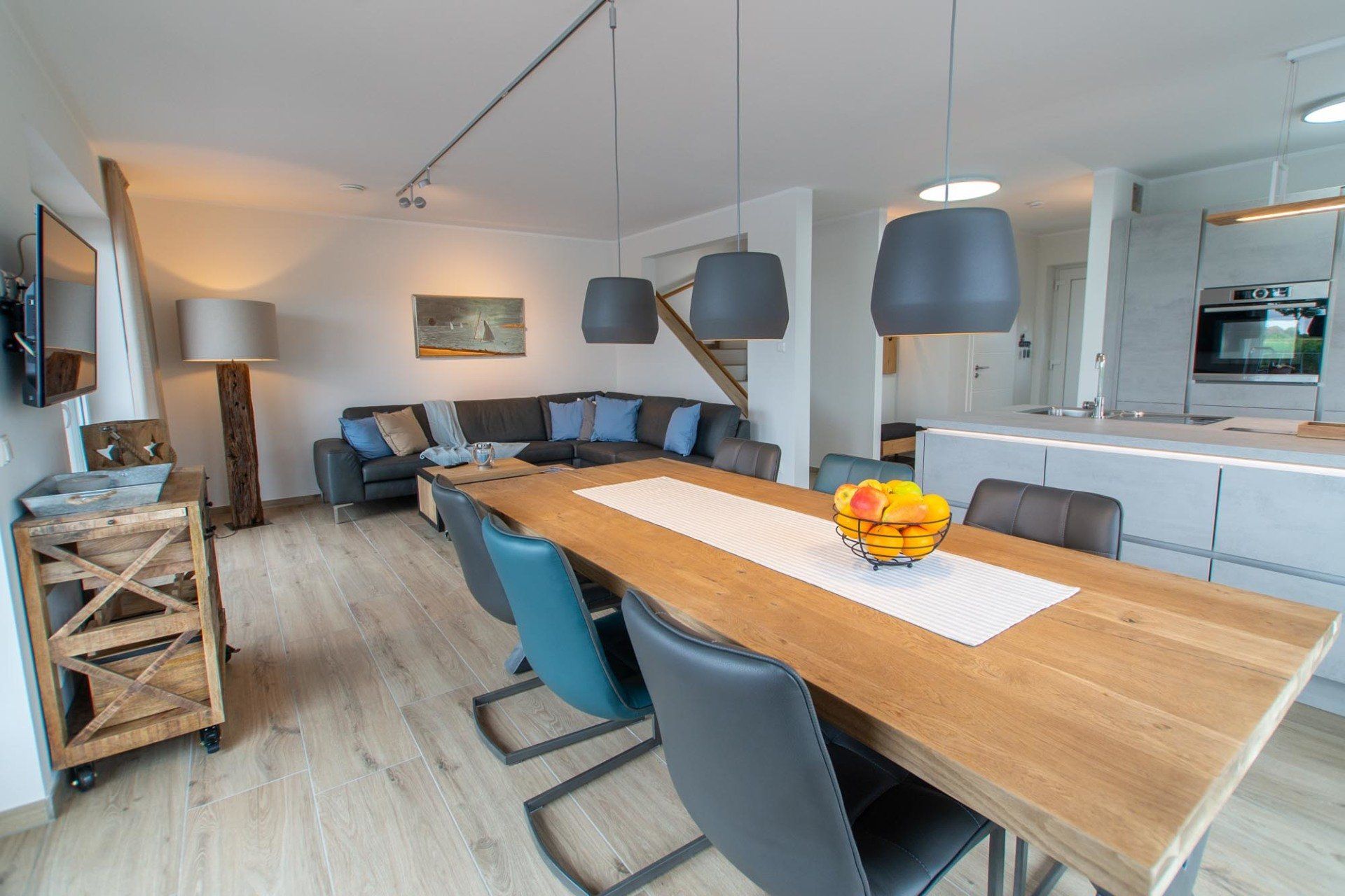 Wohnküche mit Blick aufs Wasser - Ferienhaus Seeperle Harlesiel