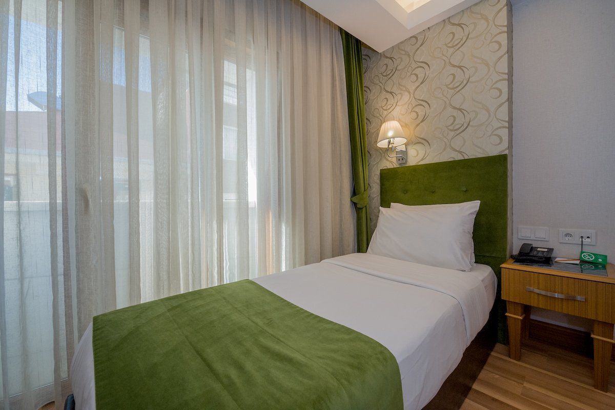 Bizim Otel, Room
