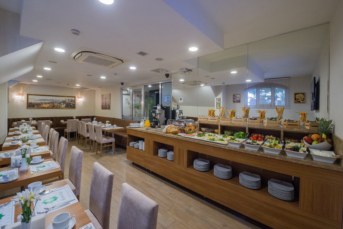 Bizim Otel, Restaurant