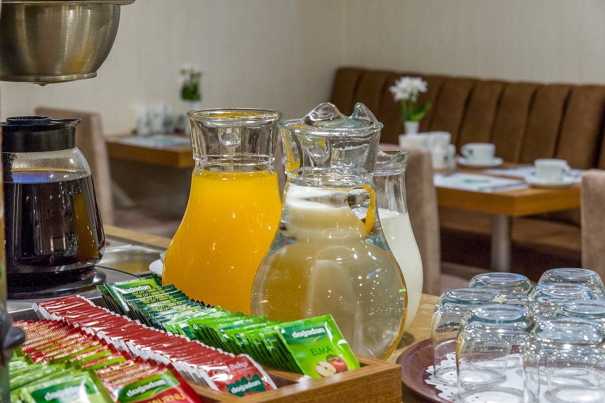 Bizim Otel, Breakfast