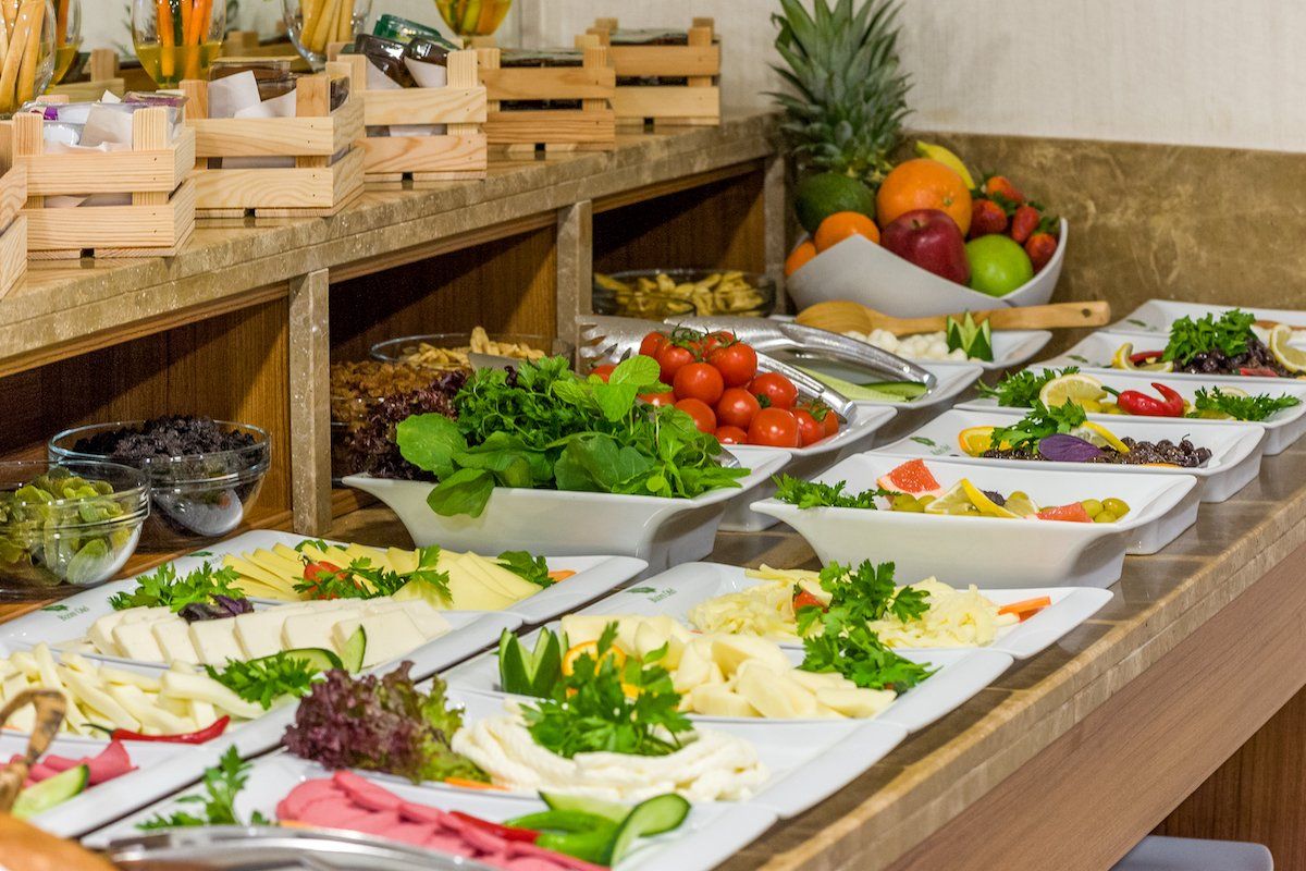 Bizim Otel, Breakfast