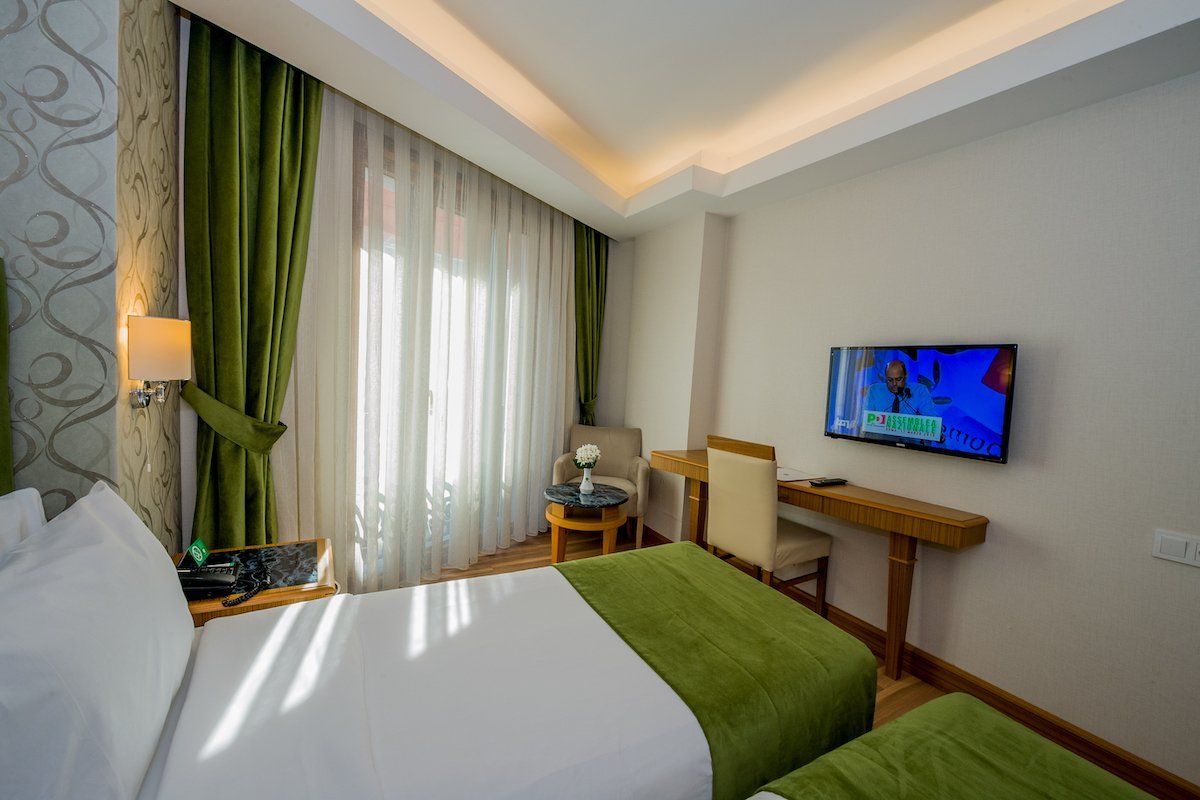 Bizim Otel, Room