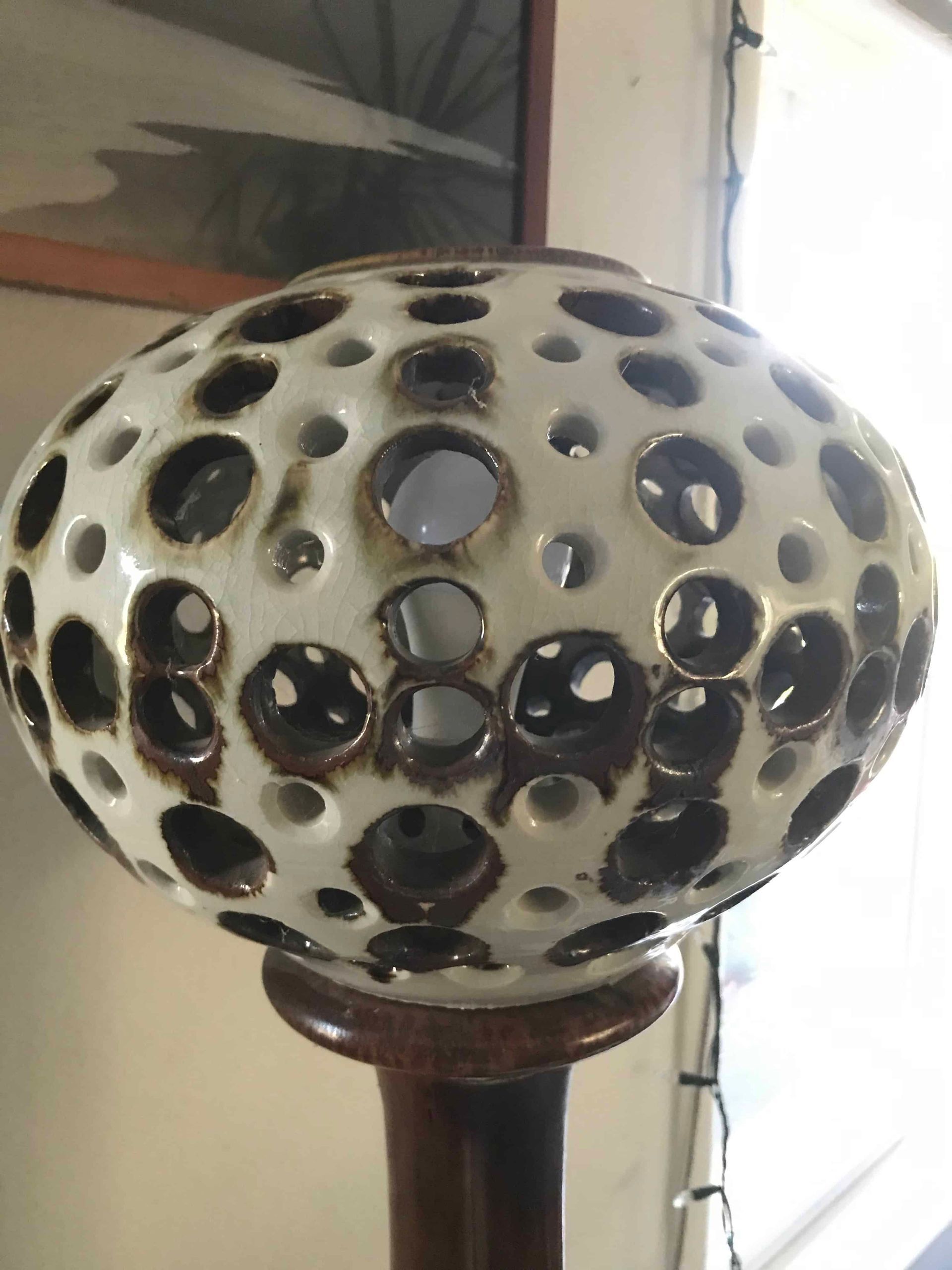 Making a unique round lamp covered in decorative holes