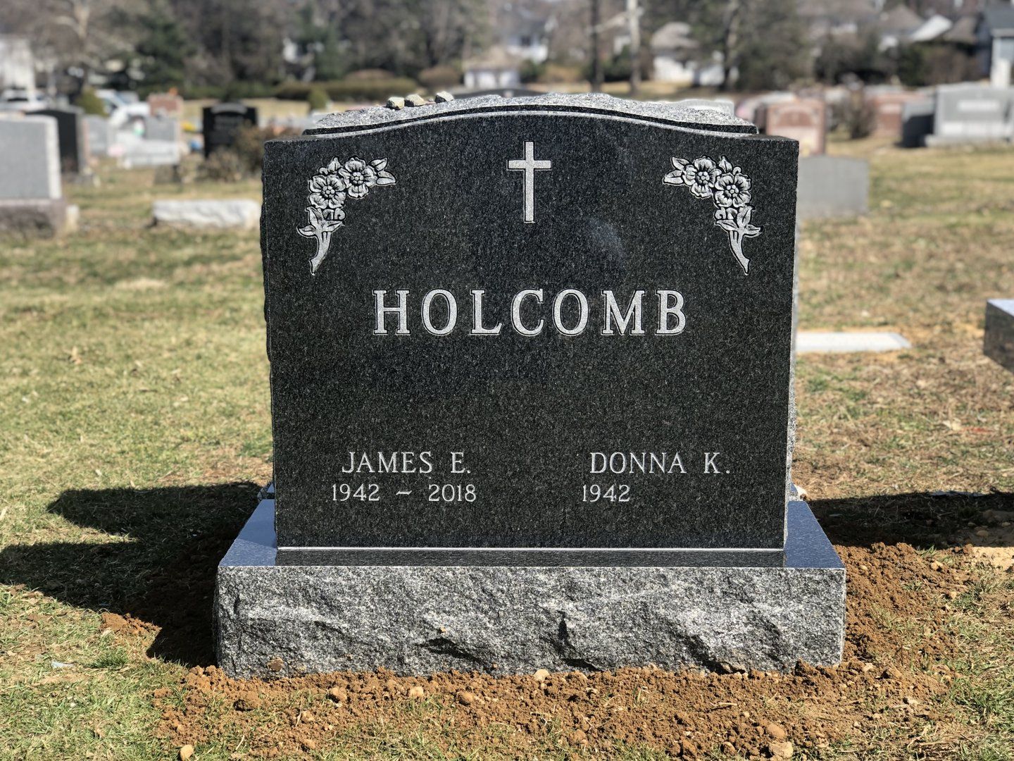 Holcomb Gravestone — Hopewell, NJ — Sutphen Memorials Inc.