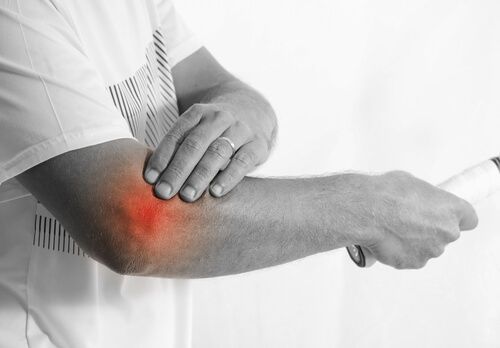 Behandeling van tenniselleboog bij Fysicure Kinesitherapie in Mol