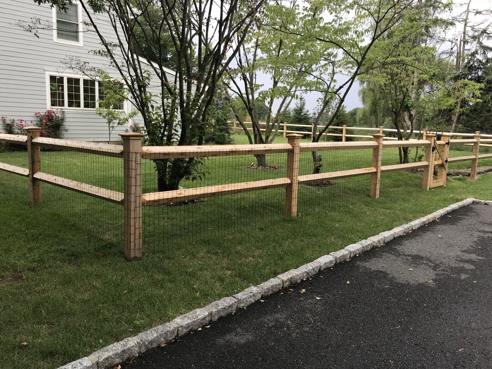Wood Picket Fence