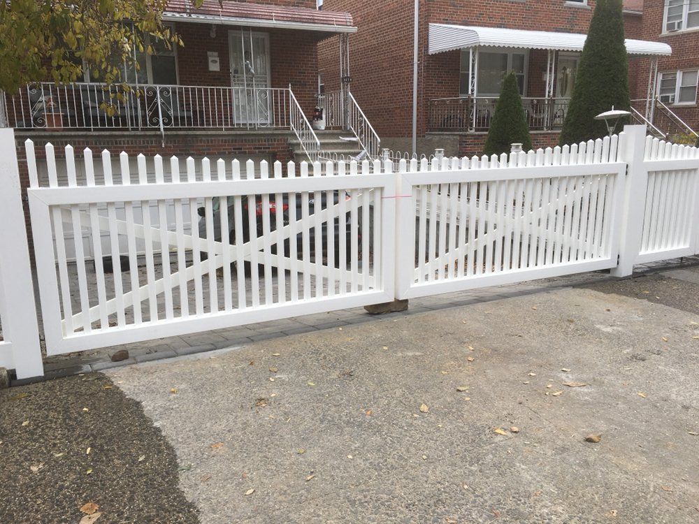 Wood Fence — Repairing the Fence at New Rochelle, New York
